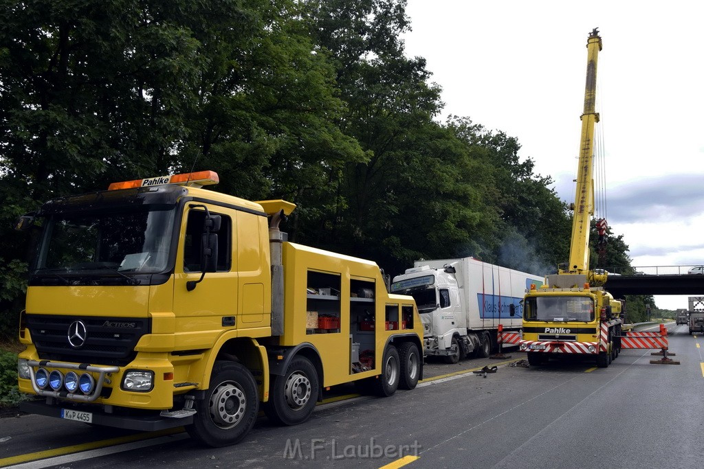 Schwerer VU A 3 Rich Oberhausen Hoehe AK Leverkusen P842.JPG - Miklos Laubert